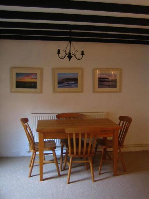 Cosy Private Cottage Near Beach 伊尔弗勒科姆 外观 照片